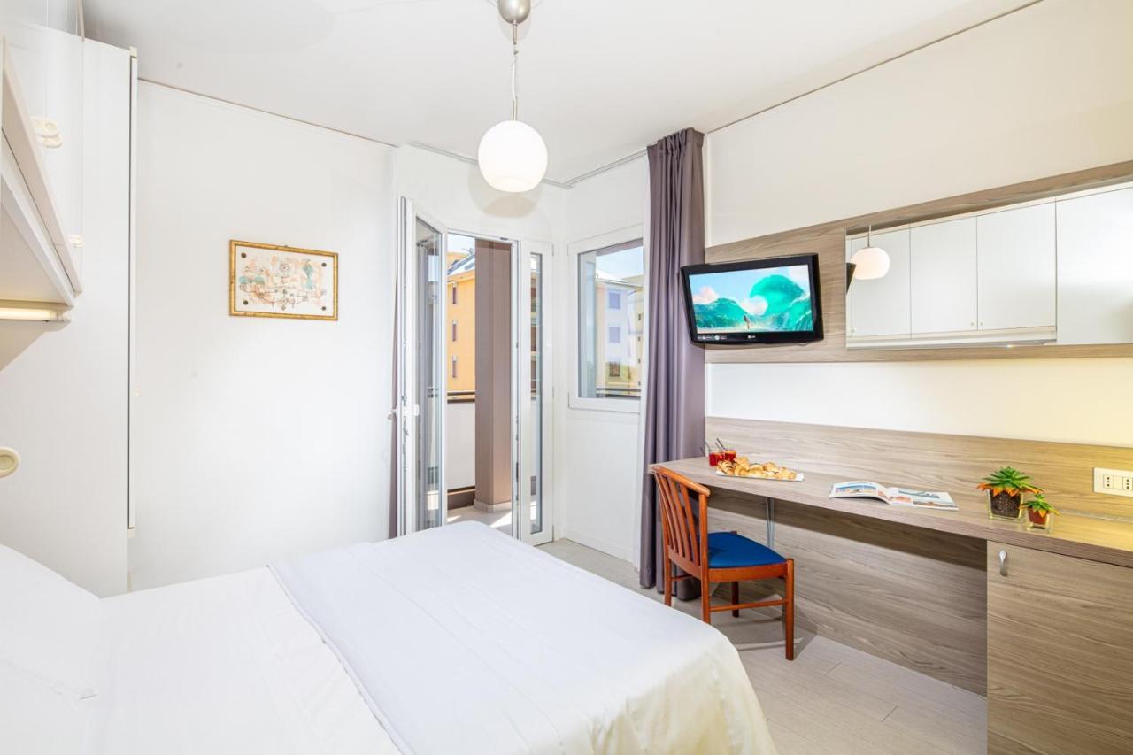 Hotel Alexander Bibione Esterno foto