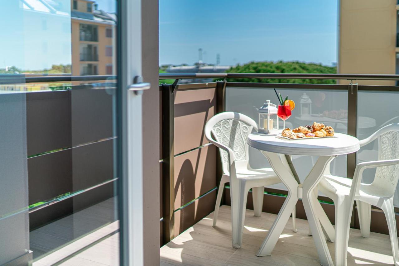 Hotel Alexander Bibione Esterno foto