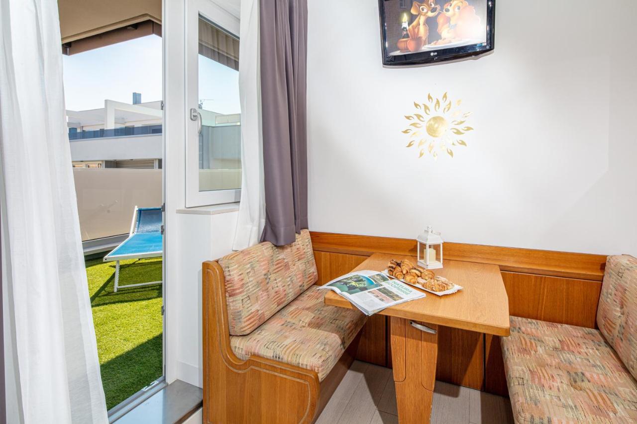 Hotel Alexander Bibione Esterno foto