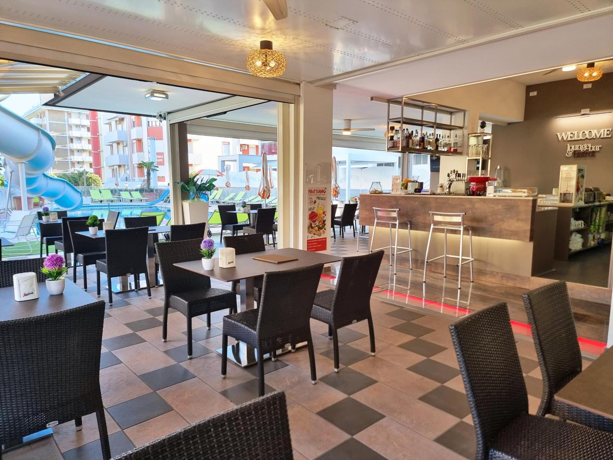 Hotel Alexander Bibione Esterno foto